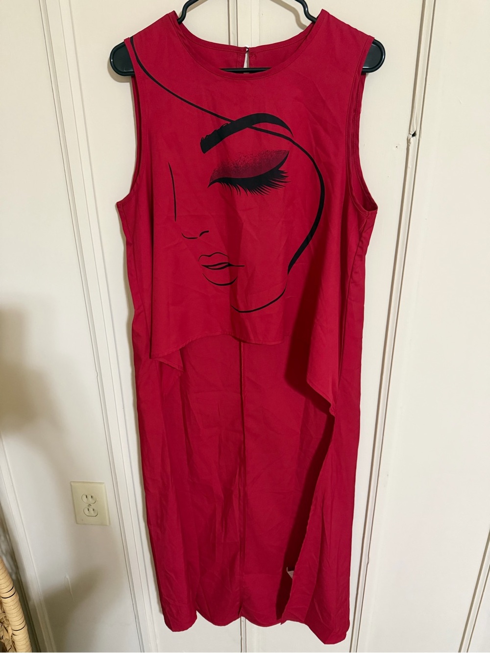 SHEIN Red Sleeveless high low top with Black Graphic Face - Picture 2 of 4